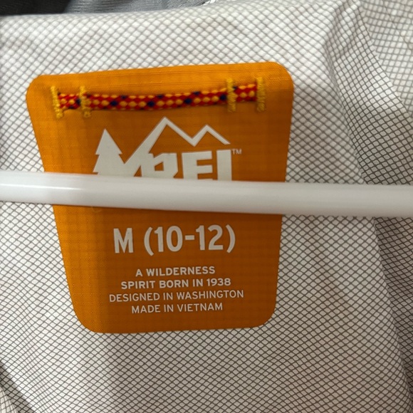 REI Yellow Raincoat Lightweight Athletic Style - Picture 5 of 7